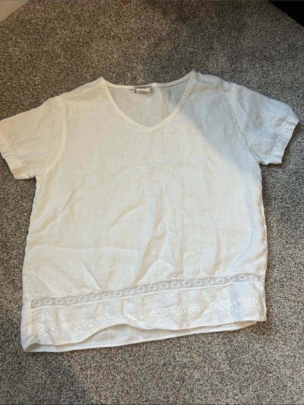 Hot Cotton Cream V-Neck Linen Short Sleeve Top with Embroidered Hem